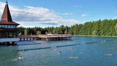 Hevíz Thermal Lake - 01